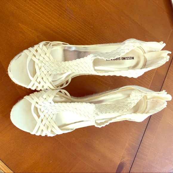Cream wedges - Picture 1 of 2